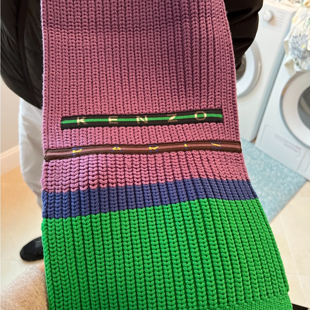 Men’s or woman’s Kenzo scarf